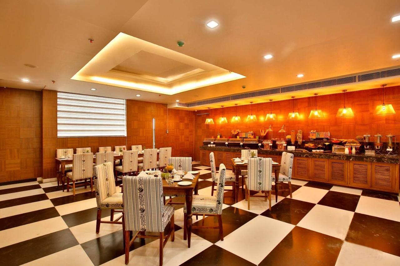 The Fern Residency Noida Exterior foto